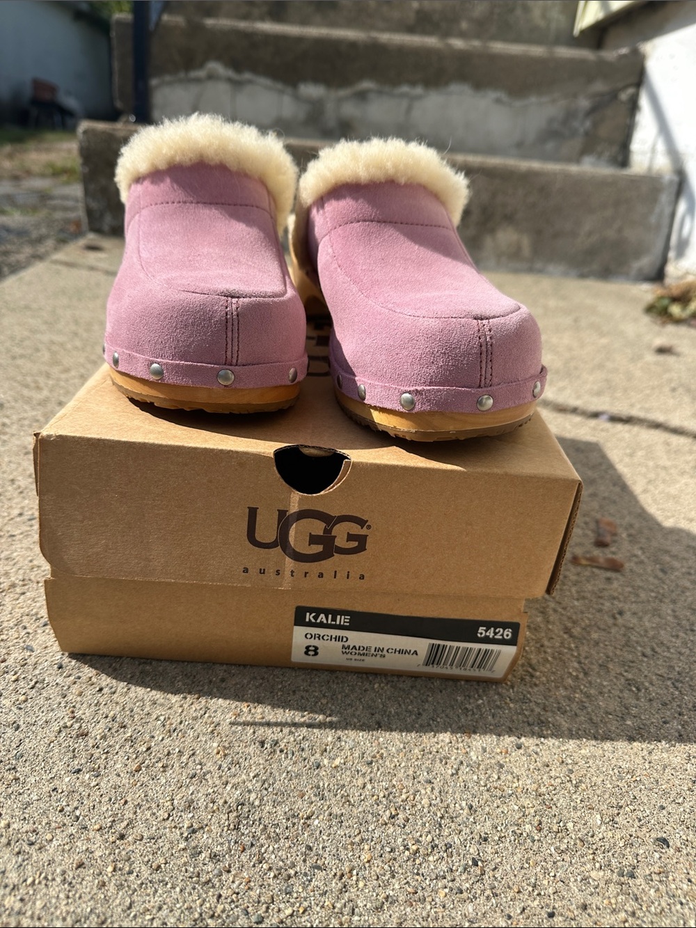 UGG Kalie Orchid Suede Shearling Clogs size 8M have been worn